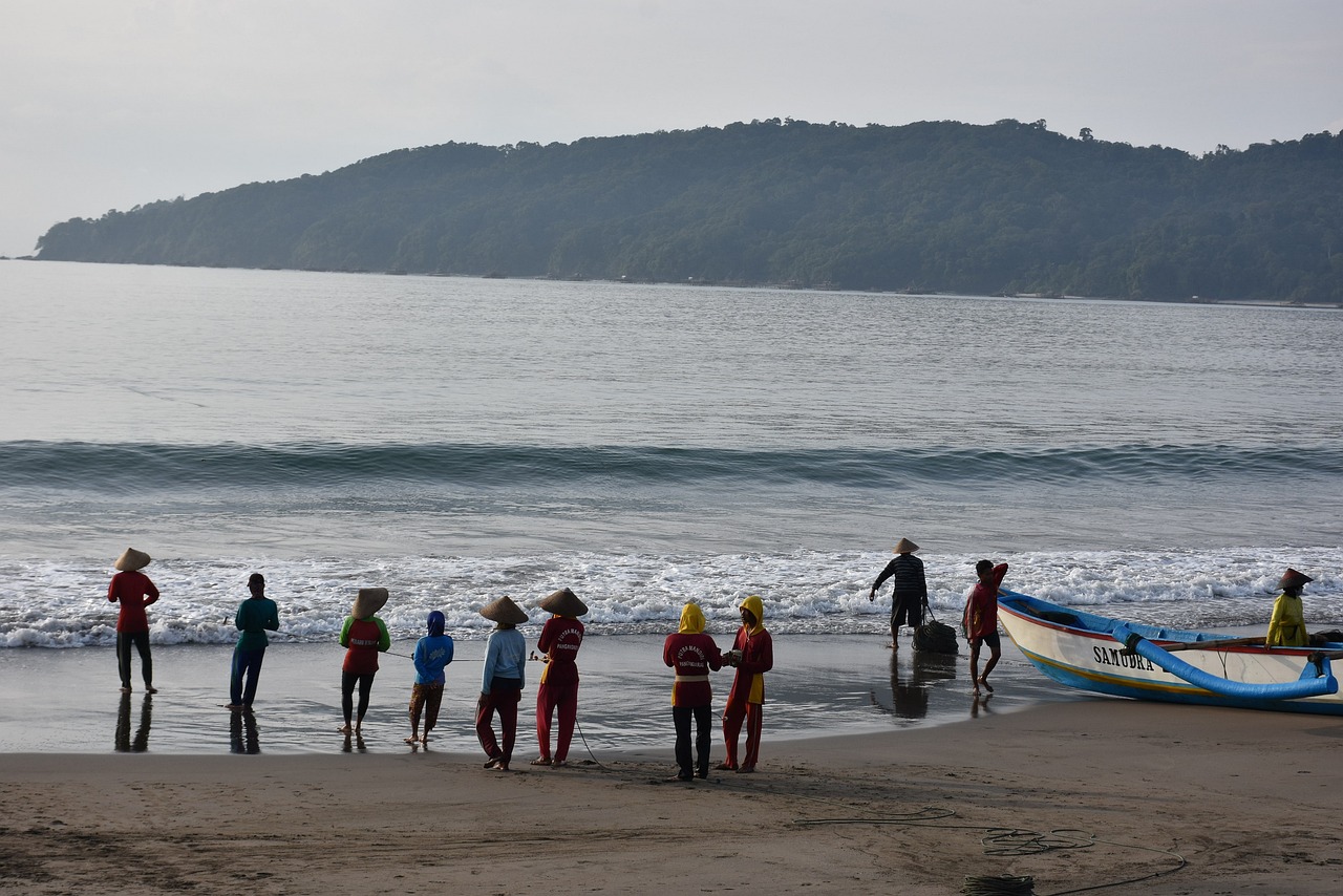 paket wisata bandung pangandaran 2 hari 1 malam 15 orang